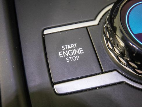 Used 2026 Volkswagen Tiguan SE FWD image 23