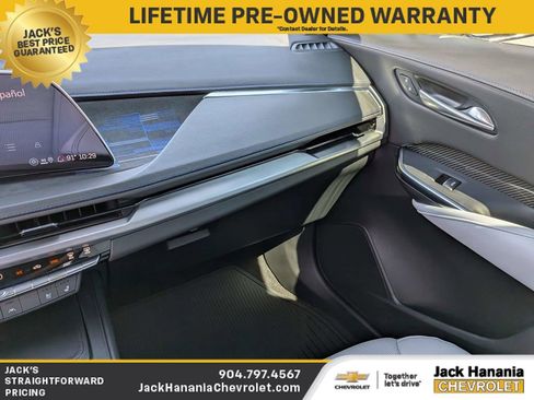 Used 2025 Cadillac XT4 Sport FWD image 16