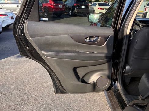 Used 2019 Nissan Rogue SV AWD/4WD image 24