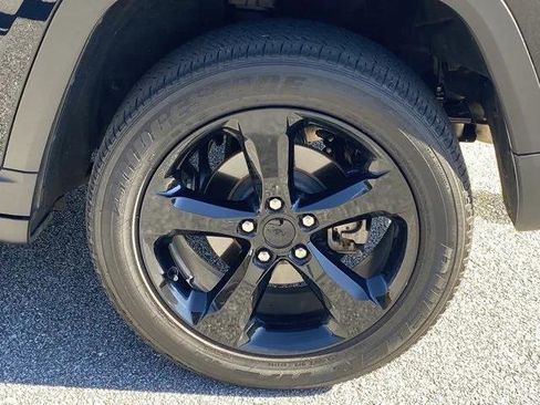 Certified 2023 Jeep Grand Cherokee Altitude image 33