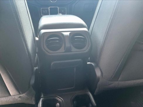 Used 2021 Jeep Gladiator Sport AWD/4WD image 11