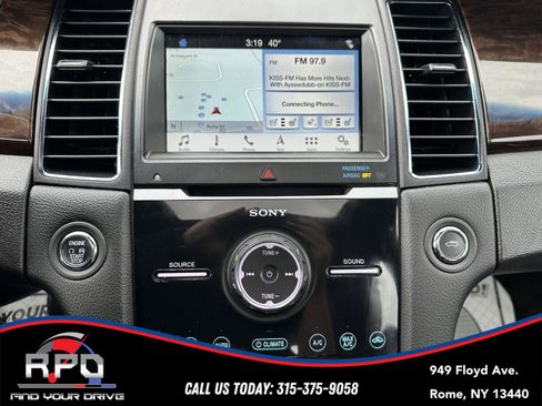 Used 2018 Ford Taurus Limited image 25