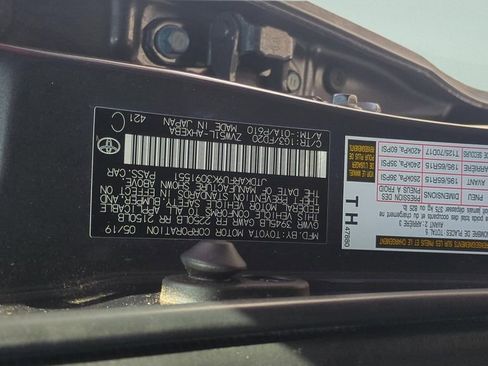 Used 2019 Toyota Prius LE FWD image 29