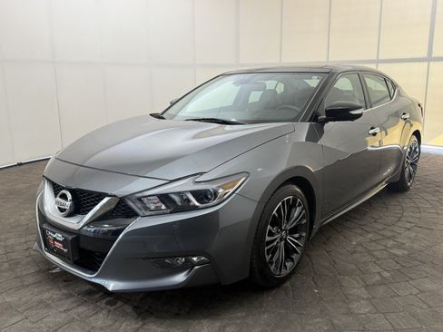 Used 2017 Nissan Maxima Platinum w/ Medallion Package FWD image 3