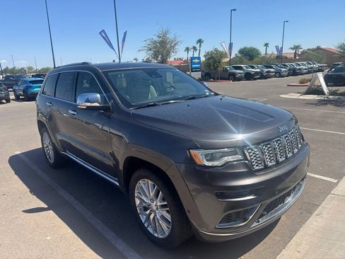 Used 2018 Jeep Grand Cherokee Summit AWD/4WD image 2