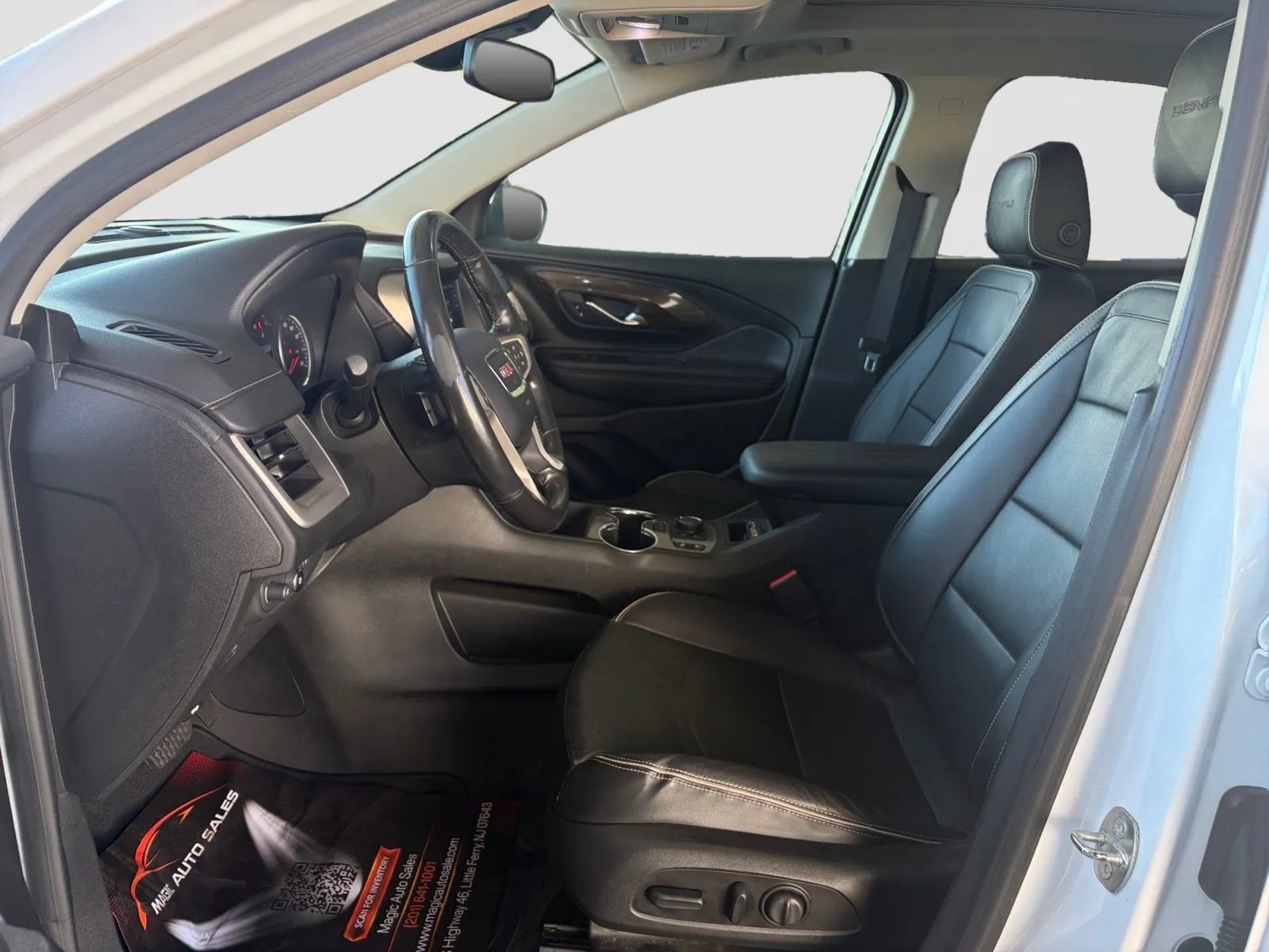 Used 2020 GMC Terrain Denali w/ Denali Premium Package AWD/4WD image 12