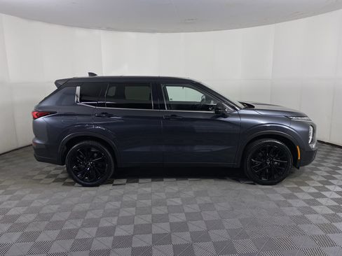 Used 2024 Mitsubishi Outlander SE Black Edition AWD/4WD image 8