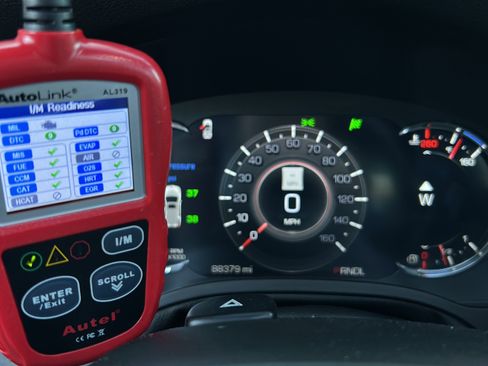 Used 2017 Cadillac Escalade Luxury image 14