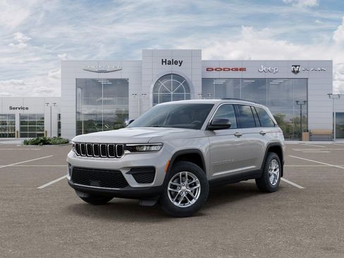 New 2026 Jeep Grand Cherokee Laredo AWD/4WD image 1