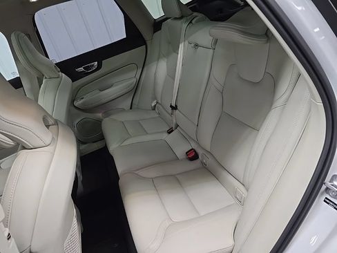 Used 2026 Volvo XC60 B5 Ultra AWD/4WD image 32