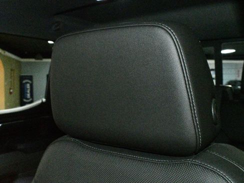 Used 2023 GMC Sierra 1500 SLT w/ SLT Premium Plus Package AWD/4WD image 9