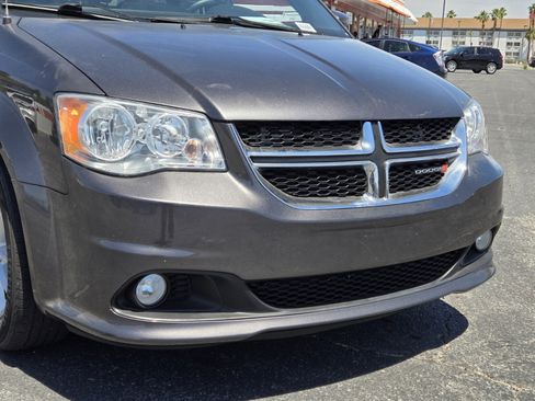 Used 2019 Dodge Grand Caravan SXT FWD image 5