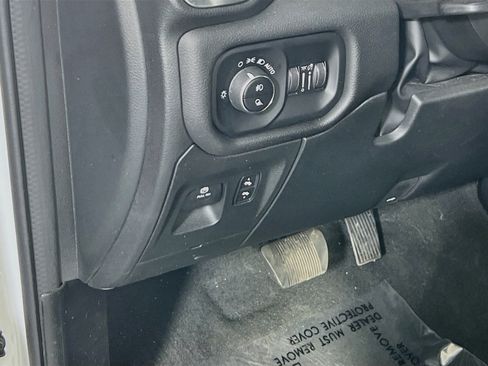 Used 2023 RAM 1500 Laramie AWD/4WD image 10
