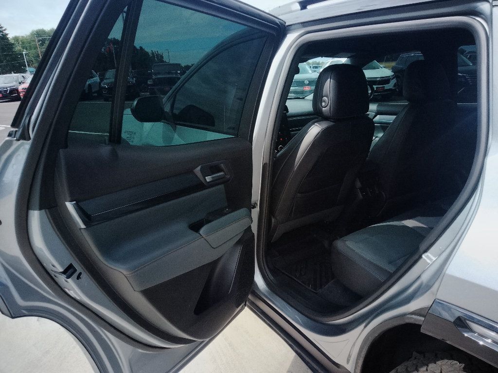 Used 2026 GMC Terrain AT4 AWD/4WD image 8