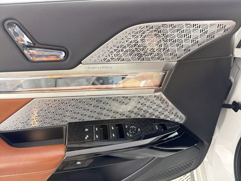 Certified 2023 BMW 760i xDrive AWD/4WD image 21