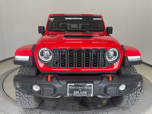 Used 2025 Jeep Gladiator Mojave image 13