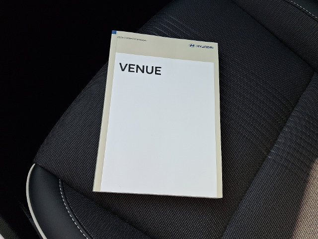 Used 2025 Hyundai Venue Limited FWD image 26