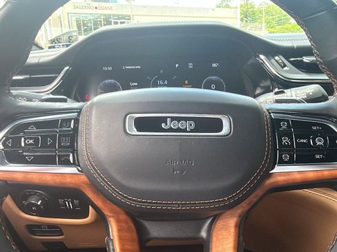 Used 2023 Jeep Grand Cherokee L Summit AWD/4WD image 19