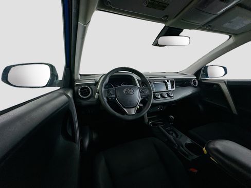 Used 2017 Toyota RAV4 LE FWD image 18