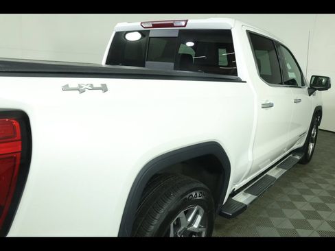 Used 2022 GMC Sierra 1500 SLT w/ SLT Convenience Package AWD/4WD image 23
