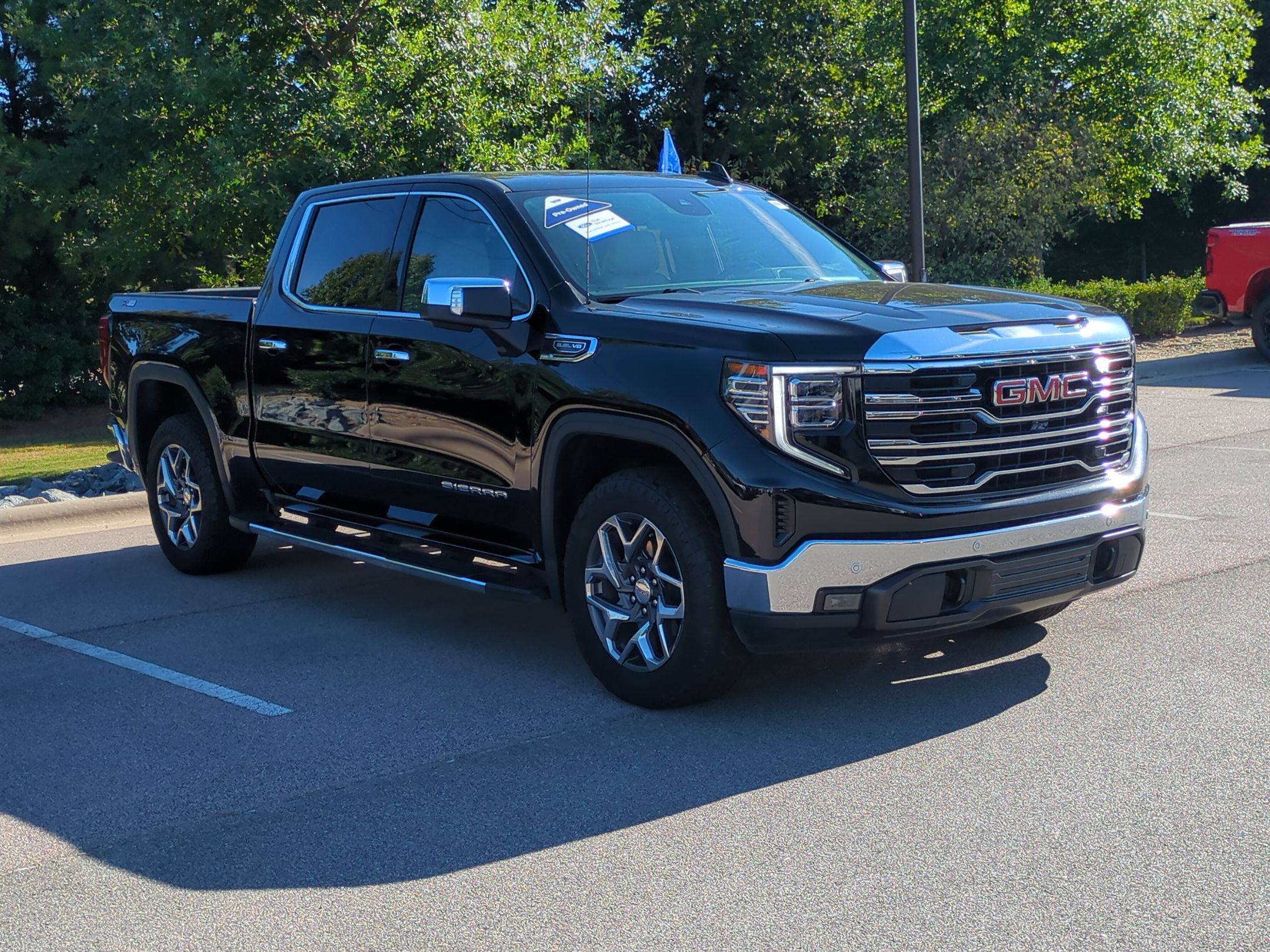Used 2025 GMC Sierra 1500 SLT w/ SLT Premium Plus Package AWD/4WD image 2