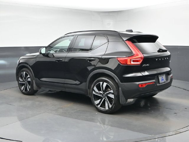 Used 2023 Volvo XC40 B5 Plus w/ Driver Assist Package AWD/4WD image 6
