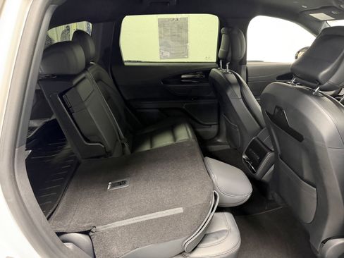 Used 2025 Lincoln Nautilus Premier w/ Jet Appearance Package AWD/4WD image 23