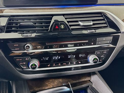 Used 2017 BMW 540i xDrive AWD/4WD image 17