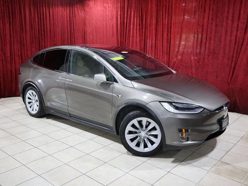 Used 2016 Tesla Model X 75D AWD/4WD image 2