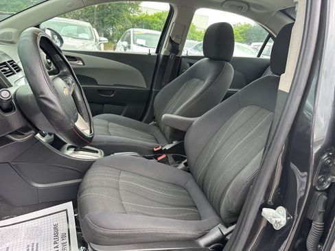 Used 2014 Chevrolet Sonic LT FWD image 10