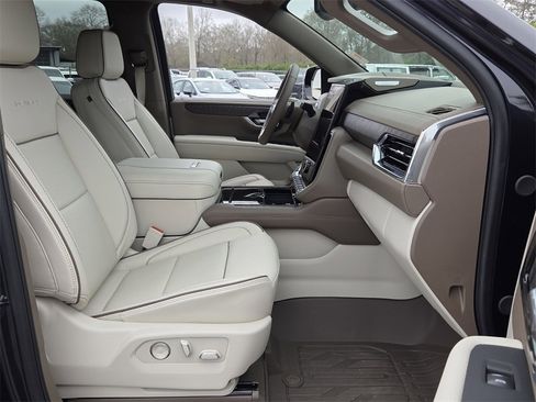 Used 2026 GMC Yukon XL Denali w/ Sun & Power Step Package image 14