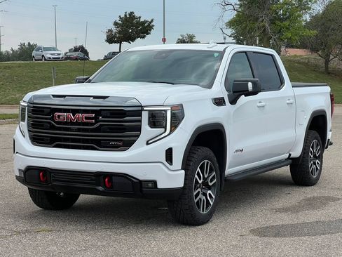 Used 2024 GMC Sierra 1500 AT4 w/ Technology Package AWD/4WD image 42