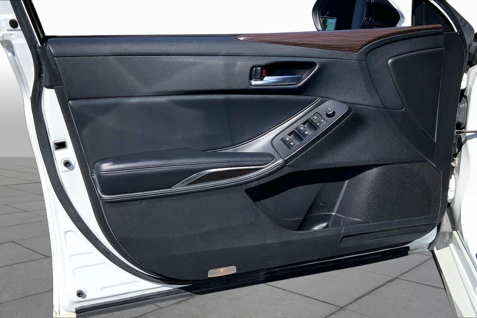 Used 2019 Toyota Avalon XLE w/ Moonroof Package FWD image 22