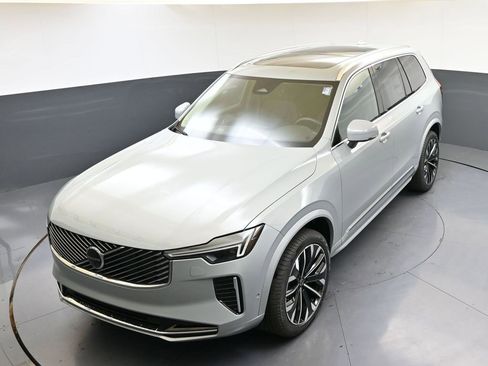 New 2026 Volvo XC90 B6 Plus w/ Protection Package Premier image 46