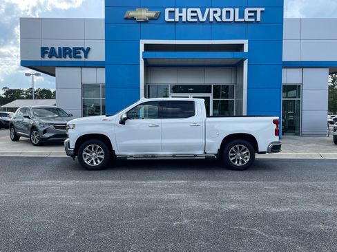 Used 2022 Chevrolet Silverado 1500 LTZ AWD/4WD image 2