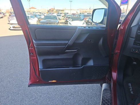 Used 2014 Nissan Titan SV w/ SV Value Truck Package image 9