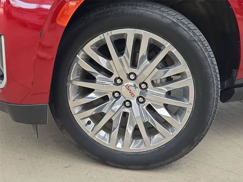 Used 2023 GMC Yukon Denali RWD image 9