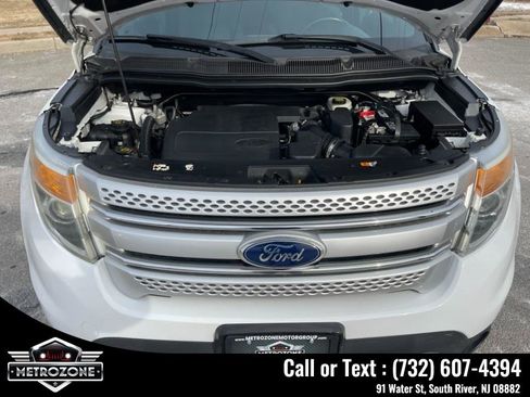 Used 2015 Ford Explorer XLT image 16