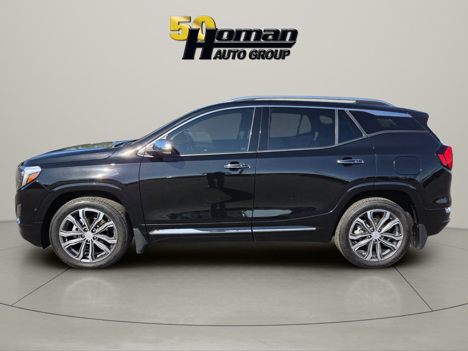 Used 2021 GMC Terrain Denali w/ Denali Premium Package AWD/4WD image 2