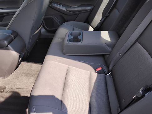 Used 2025 Nissan Altima 2.5 SV FWD image 28