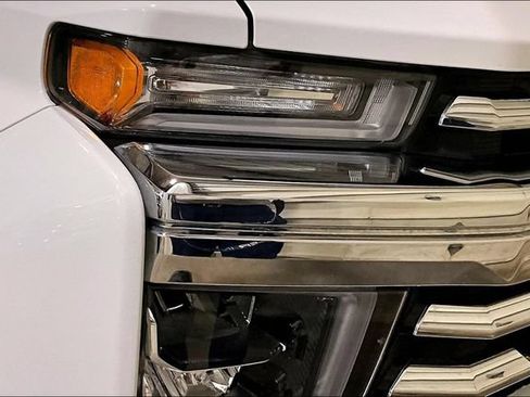 Certified 2023 Chevrolet Silverado 2500 High Country w/ Z71 Off-Road Package AWD/4WD image 4