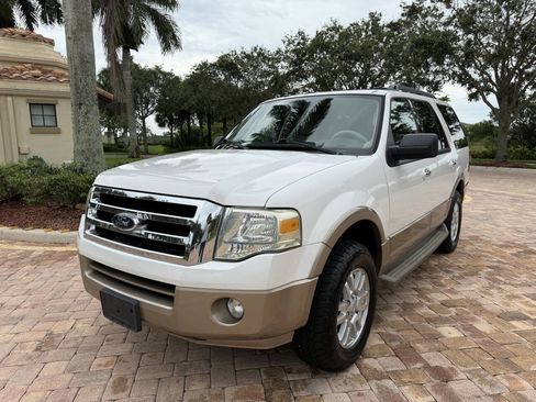Used 2013 Ford Expedition XLT RWD image 5