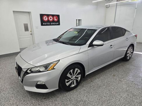 Used 2020 Nissan Altima 2.5 S FWD image 3