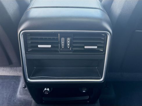 Used 2019 Porsche Cayenne AWD/4WD image 23