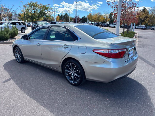 Used 2015 Toyota Camry XSE w/ Moonroof Package FWD image 4
