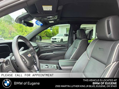Used 2024 Cadillac Escalade ESV Sport w/ LPO, ONYX Package AWD/4WD image 24