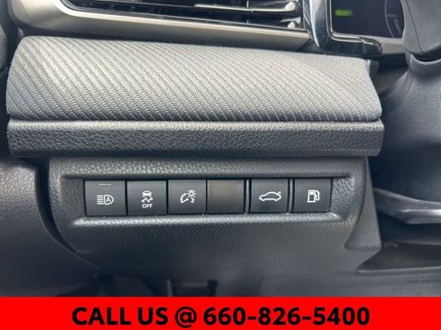 Used 2025 Toyota Camry SE image 15