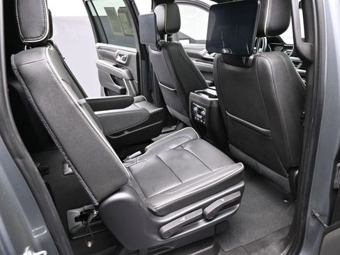 Used 2021 GMC Yukon XL SLT w/ SLT Premium Package image 20