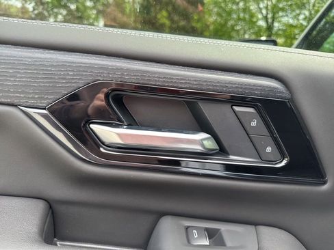 New 2026 GMC Yukon AT4 Ultimate w/ LPO, Floor Liner Package AWD/4WD image 57