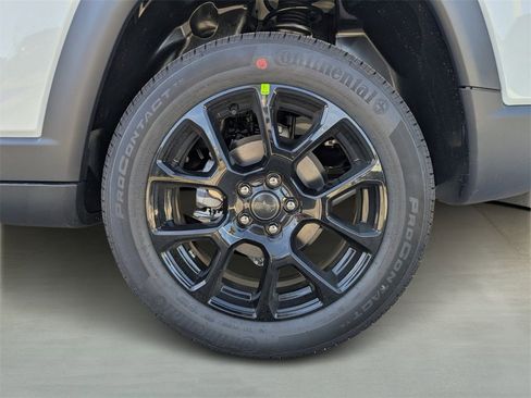 New 2026 Jeep Compass Latitude image 6